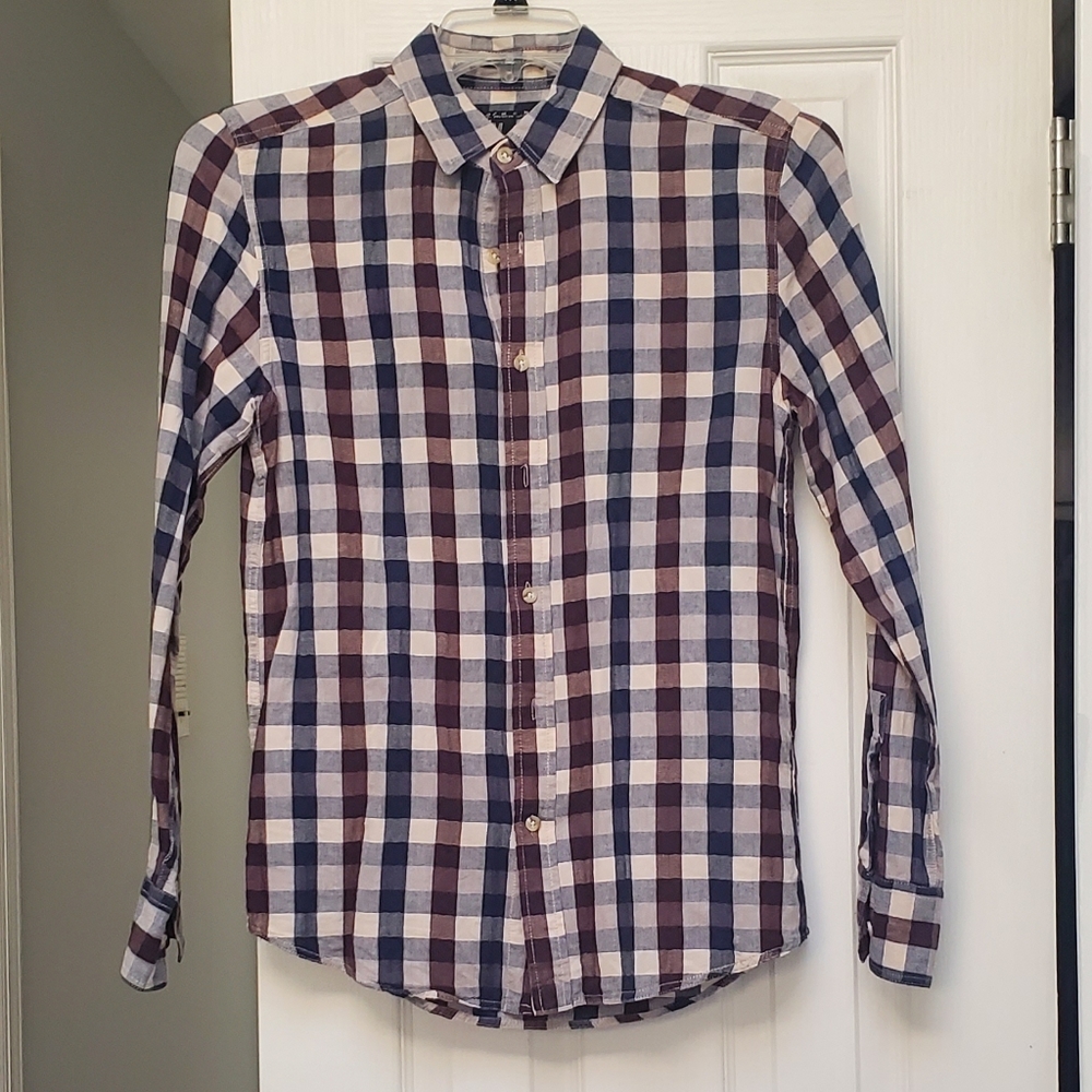 $10 Deals 🤝🔖 Forever 21 Men's checkered button down shirt - size extra small